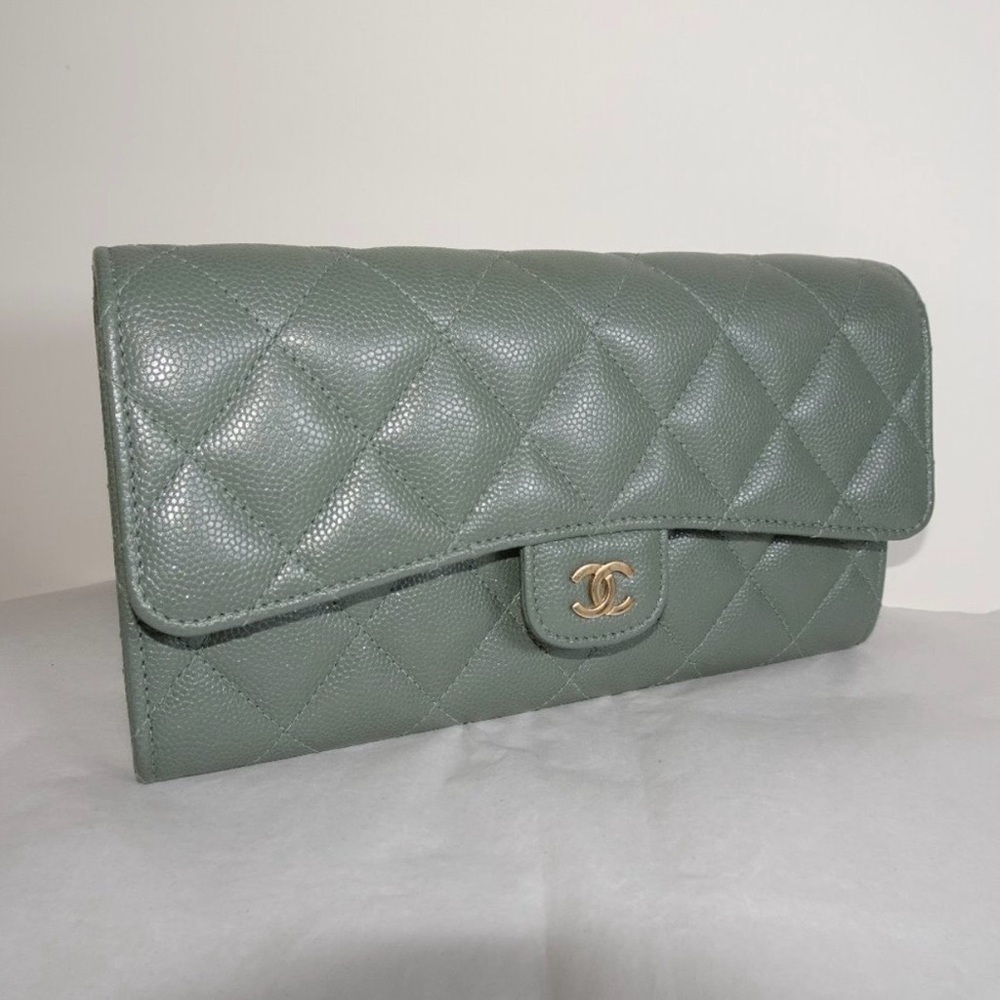CHANEL QUILTED SEA FOAM GREEN CAVIAR LARGE GUSSET LEATHER WALLET